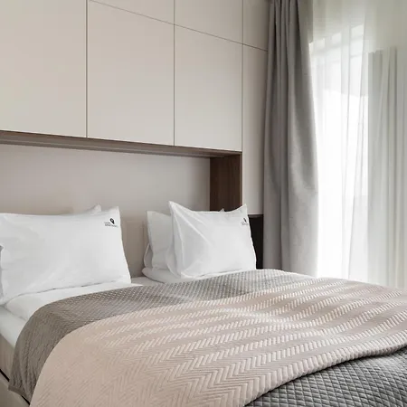 Plaza 41 Seaside With Roof Terrace And Parking By Lion